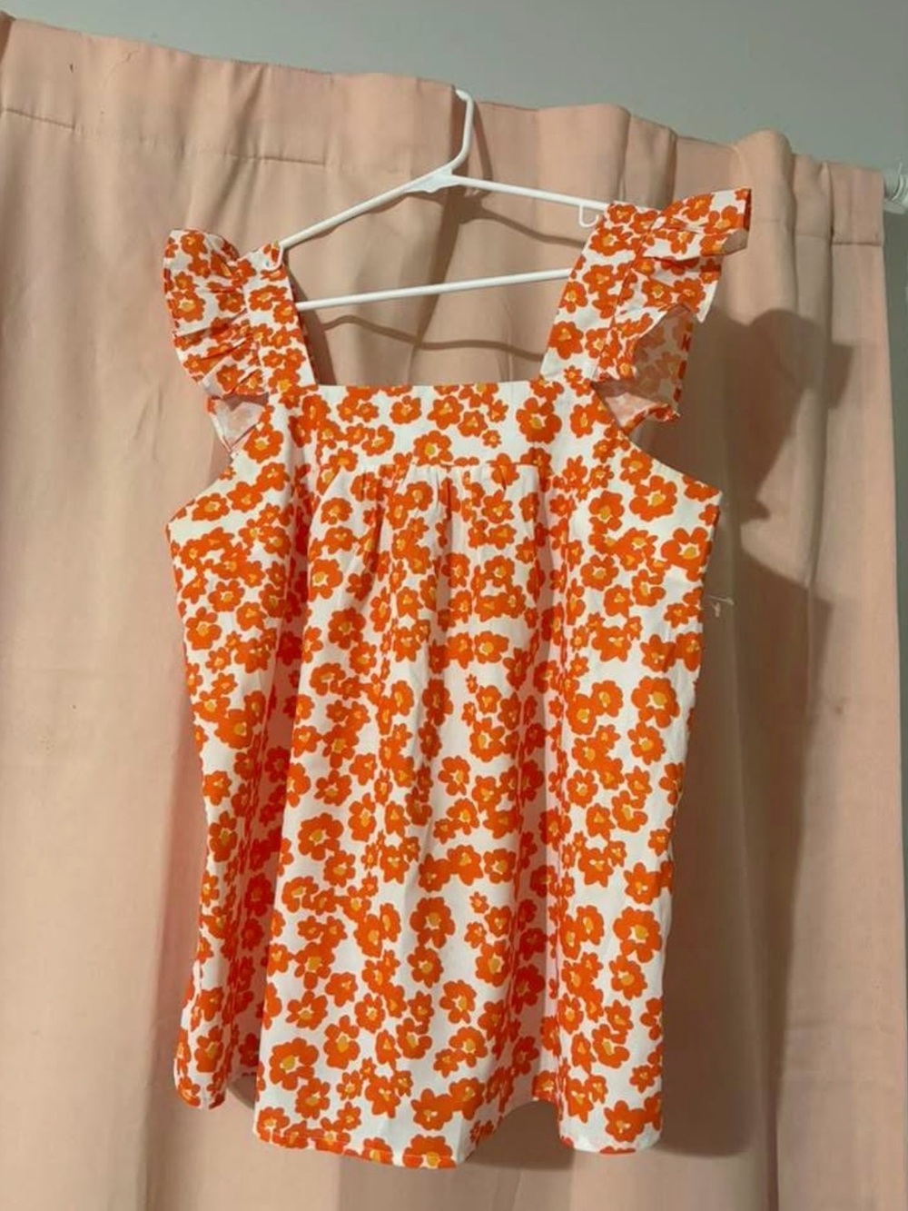 Boutique style floral printed top size medium